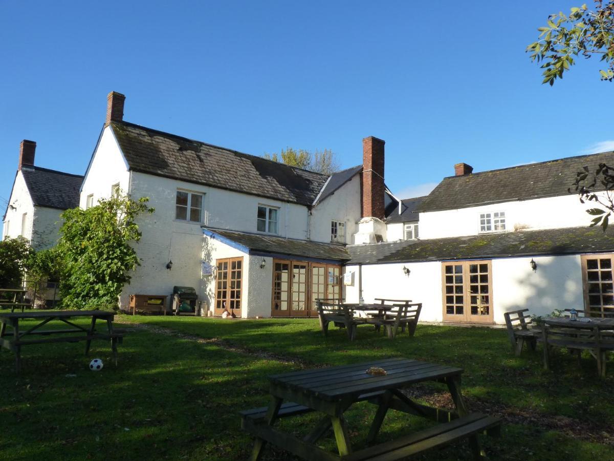 The Carew Arms Taunton Exterior foto